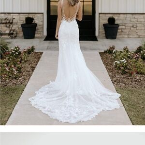 Elegant White Wedding Dress NEVER WORN